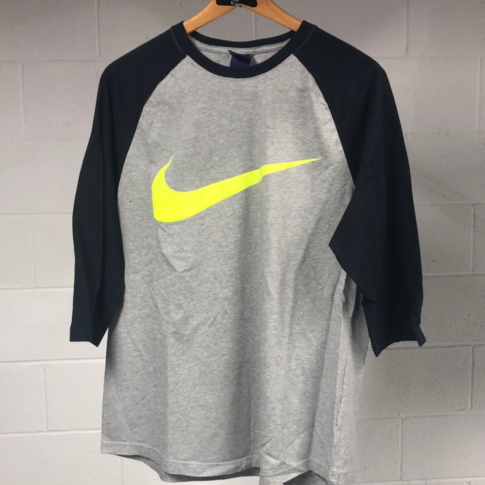 Nike Men’s 3/4 Sleeve shirt